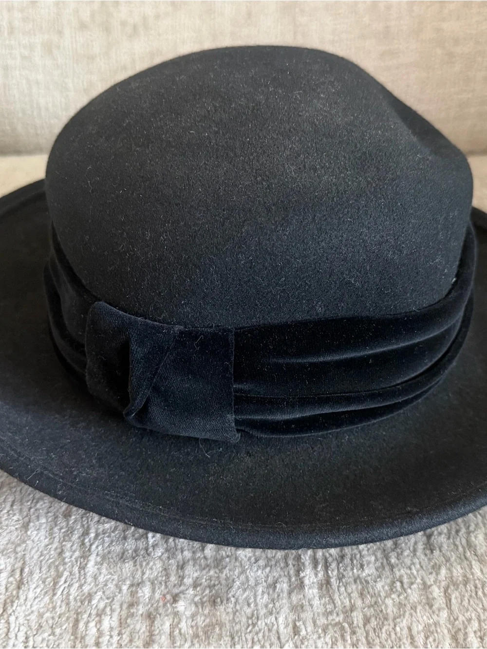 Vintage LL Modell 100%Wool Black Women's Felt Hat with Velvet Band
